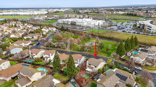 609 Granada Pass Dr, Roseville, CA 95678
