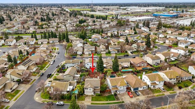 609 Granada Pass Dr, Roseville, CA 95678