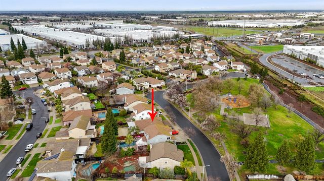 609 Granada Pass Dr, Roseville, CA 95678