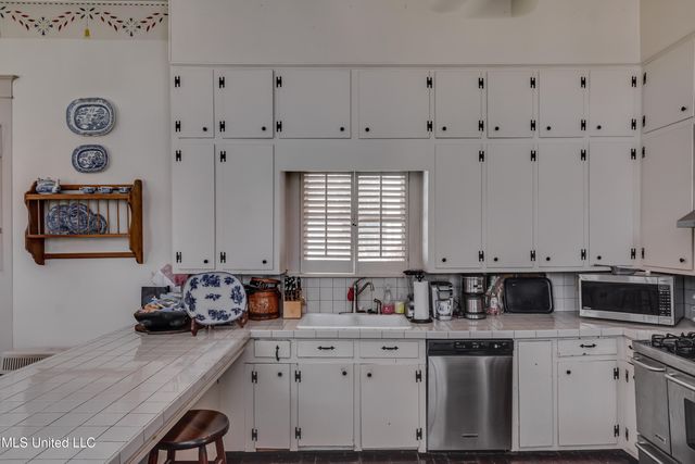 115 Railroad Avenue, Terry, MS 39170