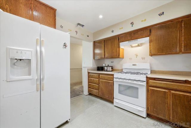 214 Summit Ave, Fallbrook, CA 92028