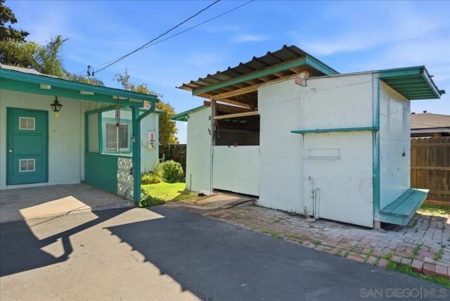 214 Summit Ave, Fallbrook, CA 92028