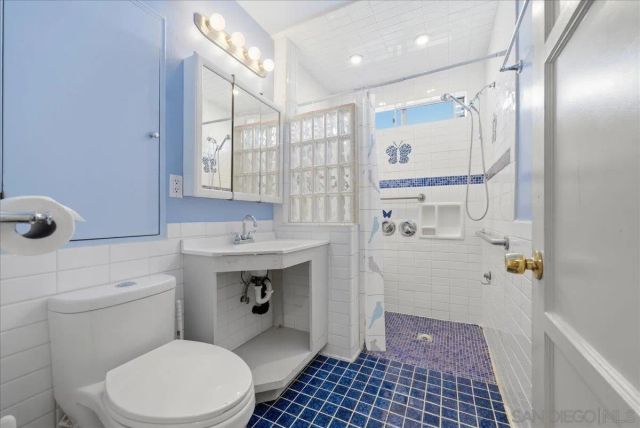 214 Summit Ave, Fallbrook, CA 92028