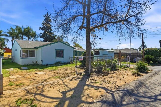 214 Summit Ave, Fallbrook, CA 92028