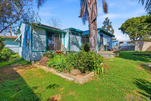 214 Summit Ave, Fallbrook, CA 92028