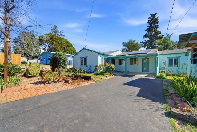 214 Summit Ave, Fallbrook, CA 92028