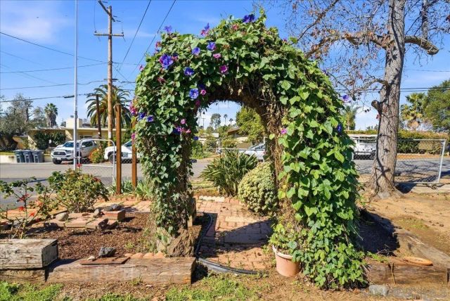 214 Summit Ave, Fallbrook, CA 92028