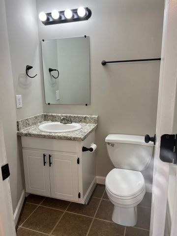 10 Village West Ct, Spartanburg, SC 29301