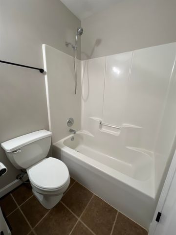 10 Village West Ct, Spartanburg, SC 29301