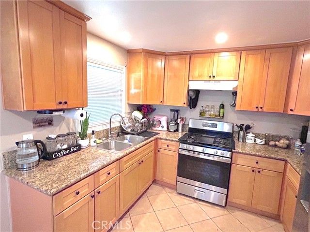 4065 E 9th Street, Pomona, CA 91766