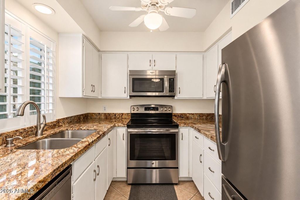 1320 E BETHANY HOME Road 54, Phoenix, AZ 85014 — photo 4