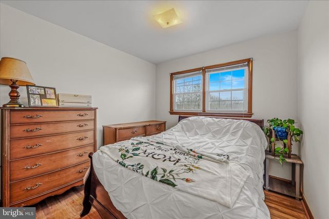 1635 FAIRVIEW DR, Berkeley Springs, WV 25411