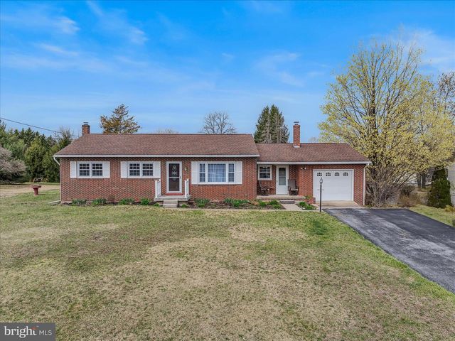 1635 FAIRVIEW DR, Berkeley Springs, WV 25411