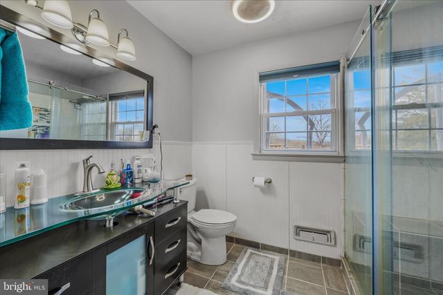 1635 FAIRVIEW DR, Berkeley Springs, WV 25411