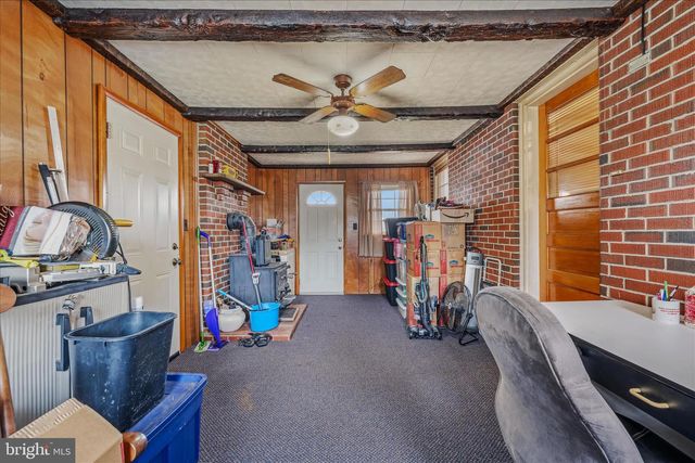 1635 FAIRVIEW DR, Berkeley Springs, WV 25411