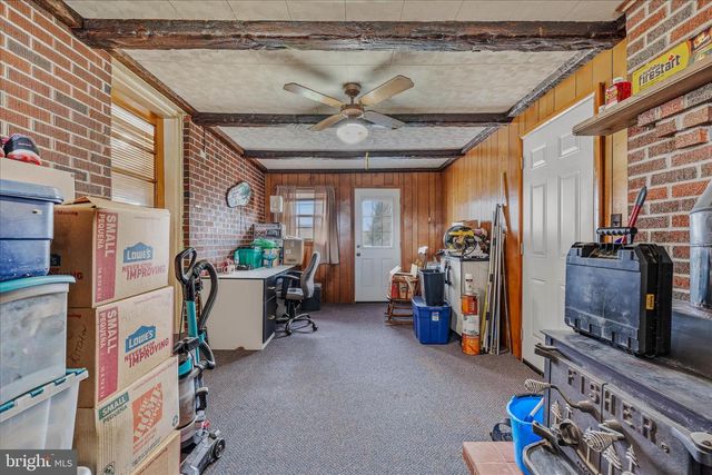 1635 FAIRVIEW DR, Berkeley Springs, WV 25411