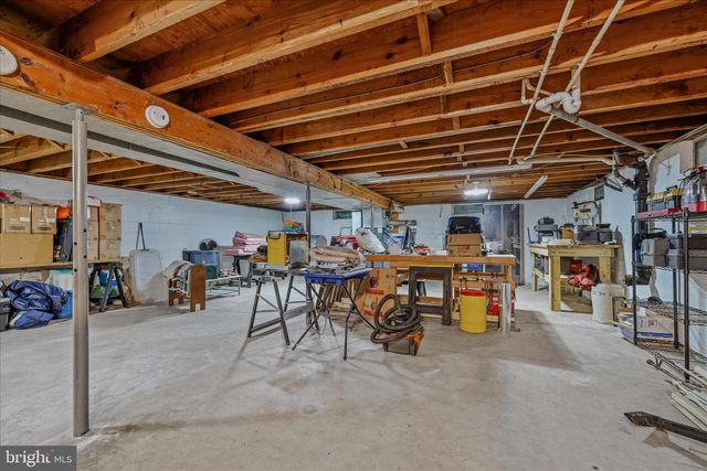 1635 FAIRVIEW DR, Berkeley Springs, WV 25411