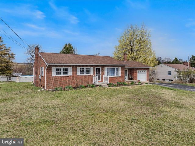 1635 FAIRVIEW DR, Berkeley Springs, WV 25411