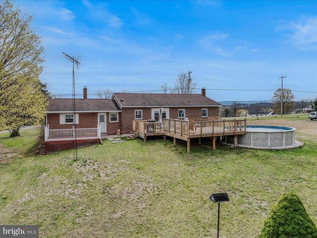 1635 FAIRVIEW DR, Berkeley Springs, WV 25411