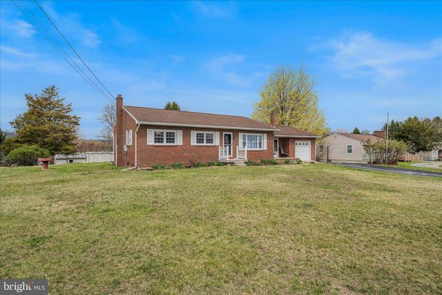 1635 FAIRVIEW DR, Berkeley Springs, WV 25411