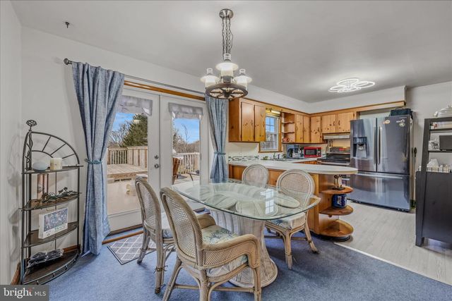 1635 FAIRVIEW DR, Berkeley Springs, WV 25411