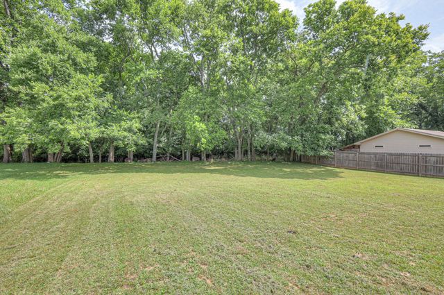 1213 N Graycroft Ave, Madison, TN 37115