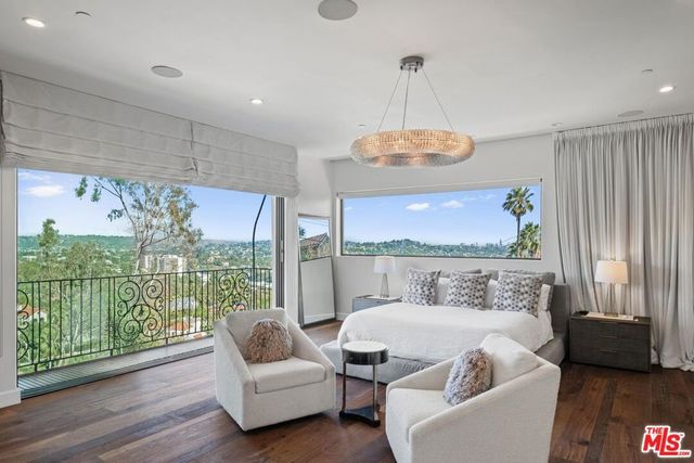 4733 Bonvue Avenue, Los Angeles, CA 90027