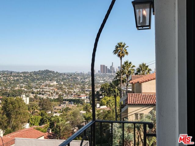 4733 Bonvue Avenue, Los Angeles, CA 90027