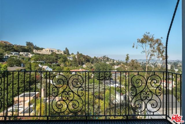 4733 Bonvue Avenue, Los Angeles, CA 90027