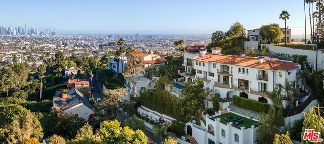 4733 Bonvue Avenue, Los Angeles, CA 90027