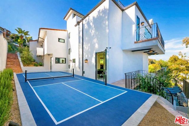 4733 Bonvue Avenue, Los Angeles, CA 90027