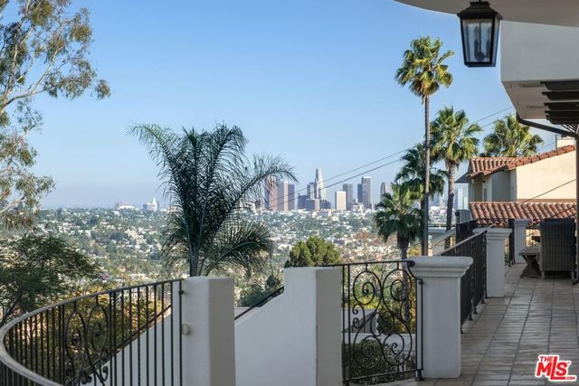 4733 Bonvue Avenue, Los Angeles, CA 90027