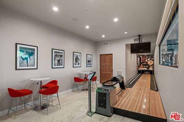 4733 Bonvue Avenue, Los Angeles, CA 90027