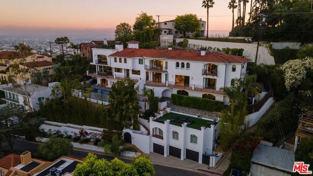 4733 Bonvue Avenue, Los Angeles, CA 90027