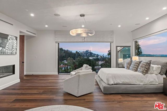 4733 Bonvue Avenue, Los Angeles, CA 90027