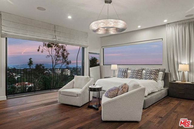 4733 Bonvue Avenue, Los Angeles, CA 90027