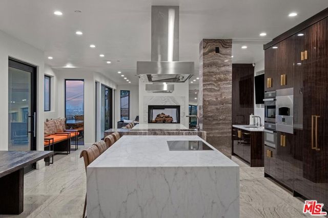 4733 Bonvue Avenue, Los Angeles, CA 90027