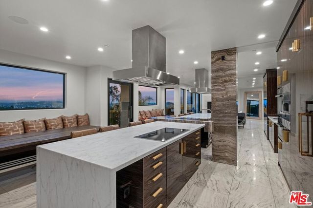 4733 Bonvue Avenue, Los Angeles, CA 90027