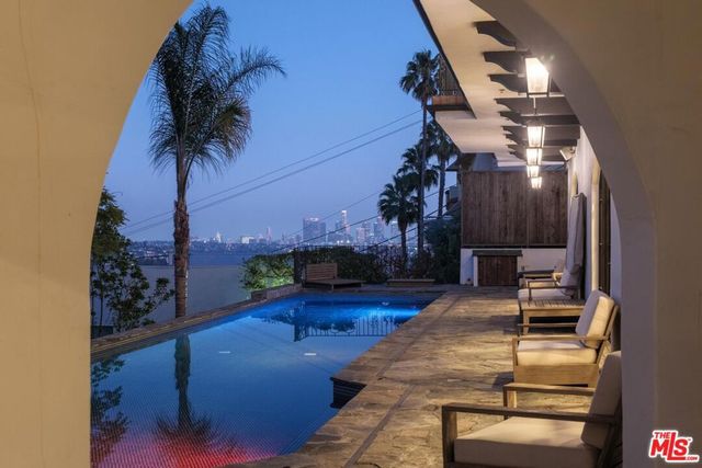 4733 Bonvue Avenue, Los Angeles, CA 90027