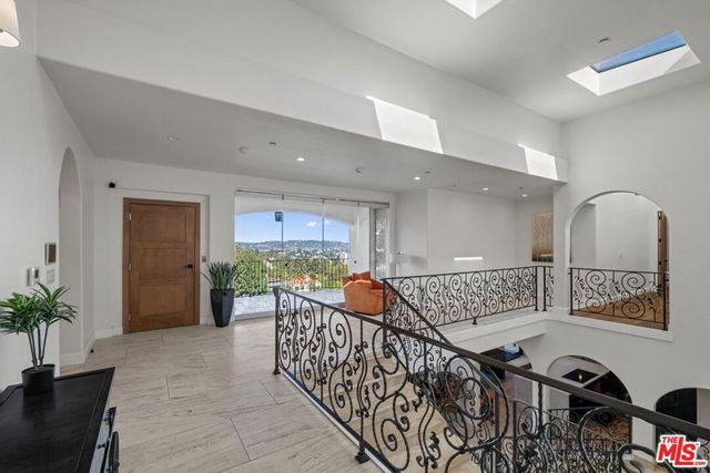 4733 Bonvue Avenue, Los Angeles, CA 90027