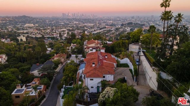 4733 Bonvue Avenue, Los Angeles, CA 90027