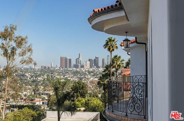 4733 Bonvue Avenue, Los Angeles, CA 90027