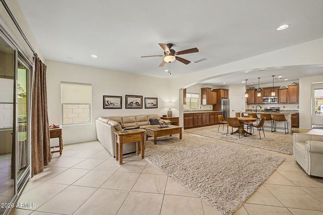 10743 W LARIAT Lane, Peoria, AZ 85383