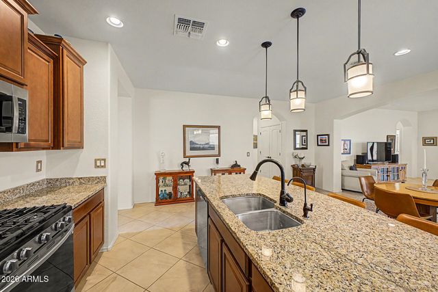 10743 W LARIAT Lane, Peoria, AZ 85383