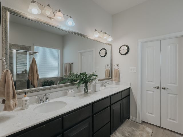 3030 Burgundy Lane, Midlothian, TX 76065