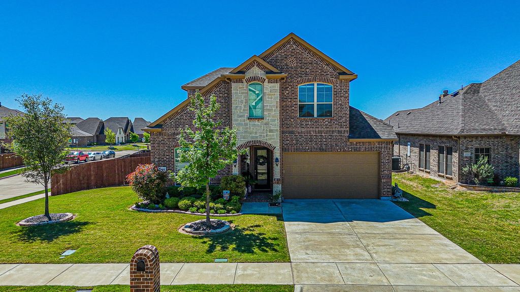 3030 Burgundy Lane, Midlothian, TX 76065