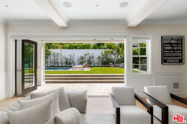 4197 Hayvenhurst Drive, Encino (los Angeles), CA 91436