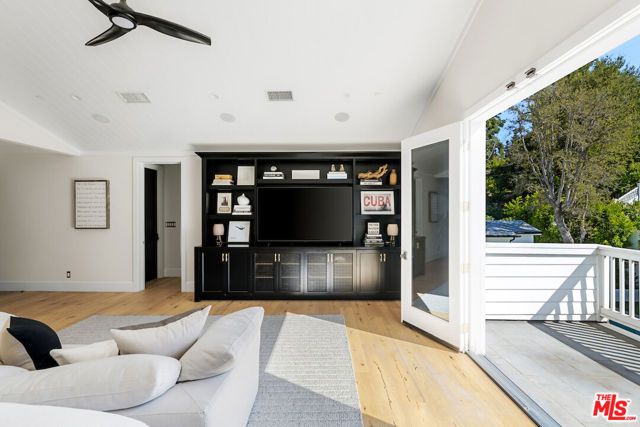 4197 Hayvenhurst Drive, Encino (los Angeles), CA 91436