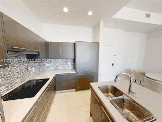 7825 NW 107th Ave 821, Doral, FL 33178
