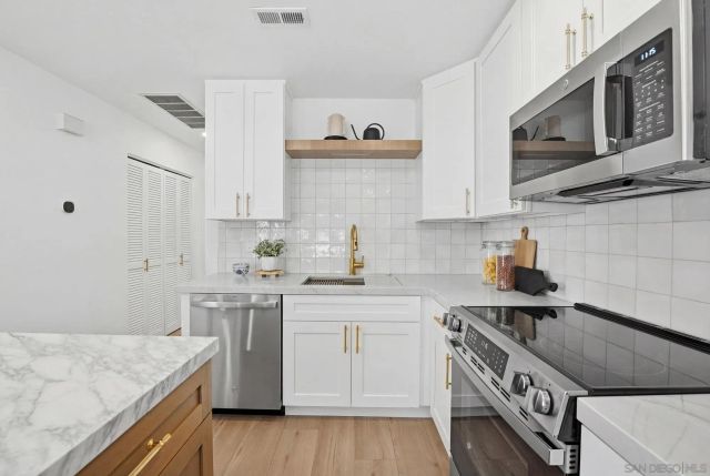 1926 Springdale Ln, Encinitas, CA 92024